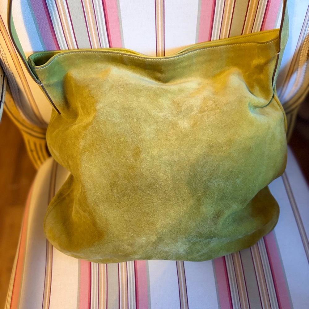 Oh So Chic Burberry Green Suede Shoulder/Hobo Bag Horn Closure. COA included. - Picture 7 of 13